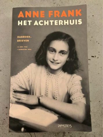 Book cover of Anne Frank's Diary