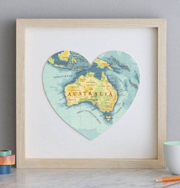 Map of Australia in shape of a heart