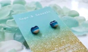 Heart-shaped earrings made with real sand