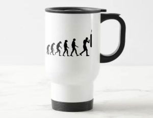 A travel mug with the evolution of men towards a boxer