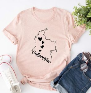 A pink t-shirt with the map of Colombia and hearts