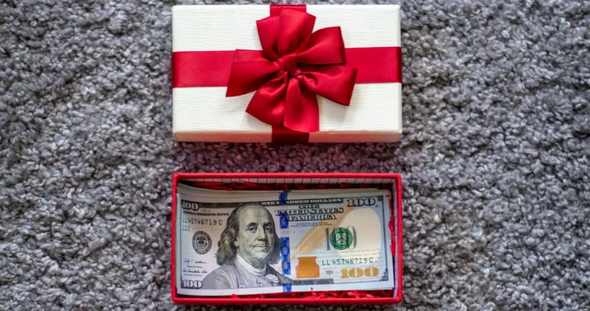 Creative ways to give money: inside a box