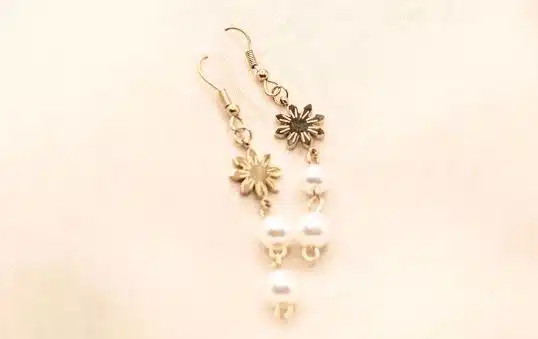 Hanger earrings with pearls from the Philippines