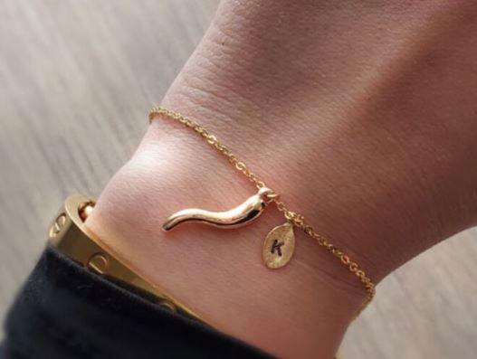 Bracelet with a charm of a chili pepper