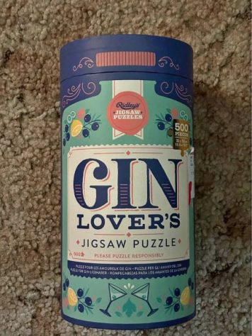 The box of a gin-inspired puzzle